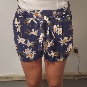 Bluedy shorts